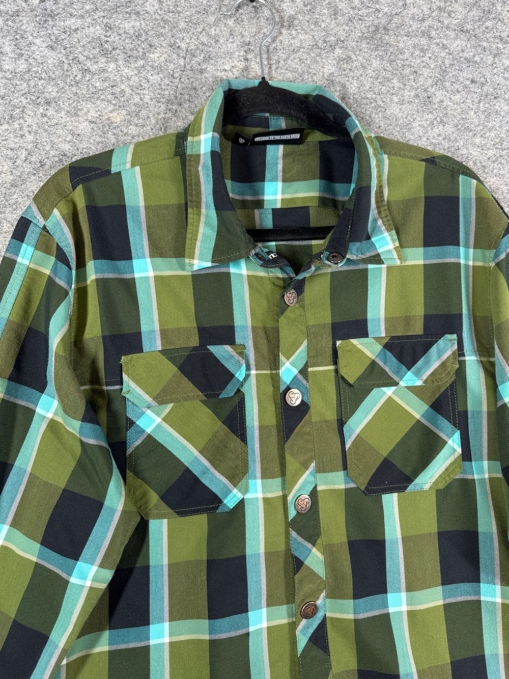 Sombrio Green Black Plaid Flannel Button Up Shirt Size XL Outdoor Casual Utility - Picture 3 of 14